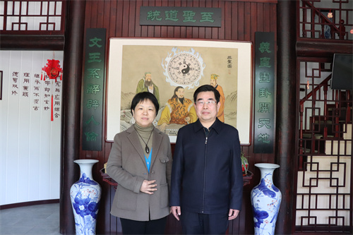 潘